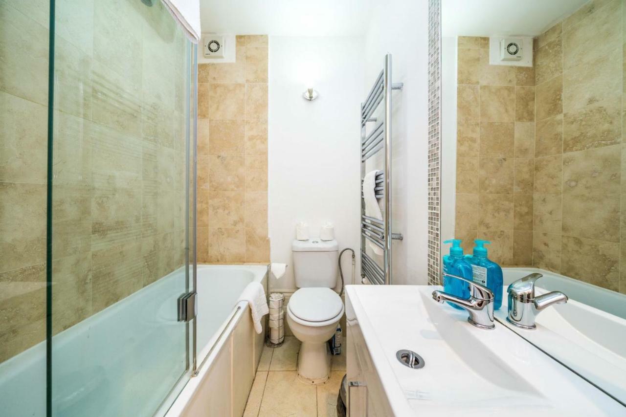 New 1 Bedroom Earls Court Flat Centre Of Лондон Экстерьер фото